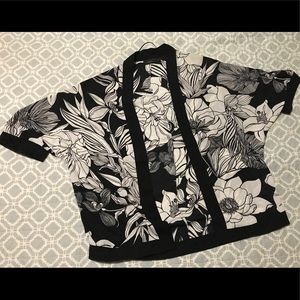 APT 9 SZ XS Blk/Wht floral